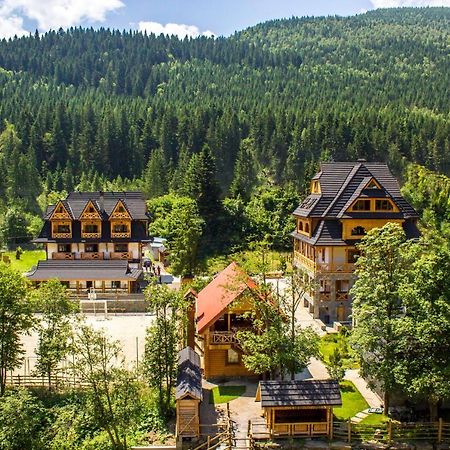 Tatariv Deluxe Otel Dış mekan fotoğraf