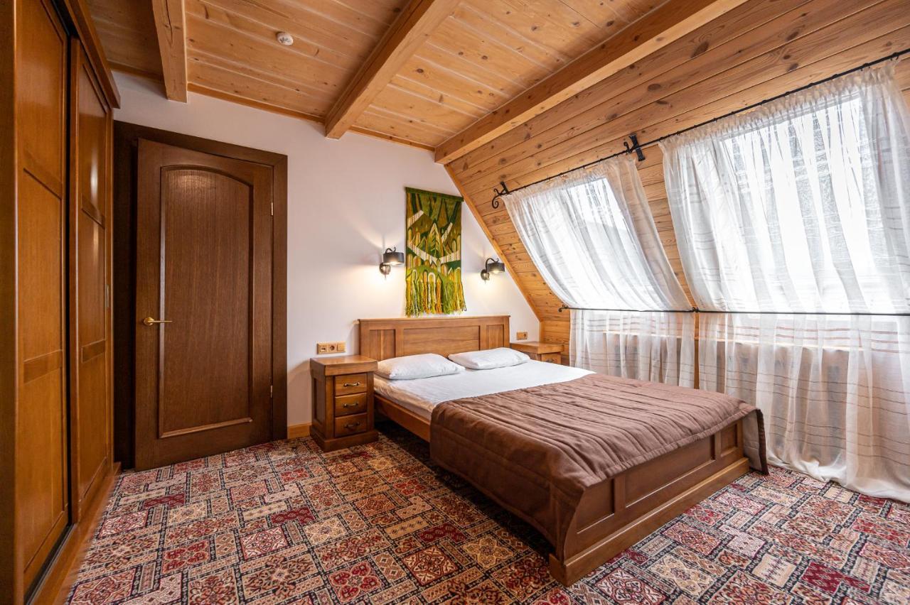 Tatariv Deluxe Otel Dış mekan fotoğraf