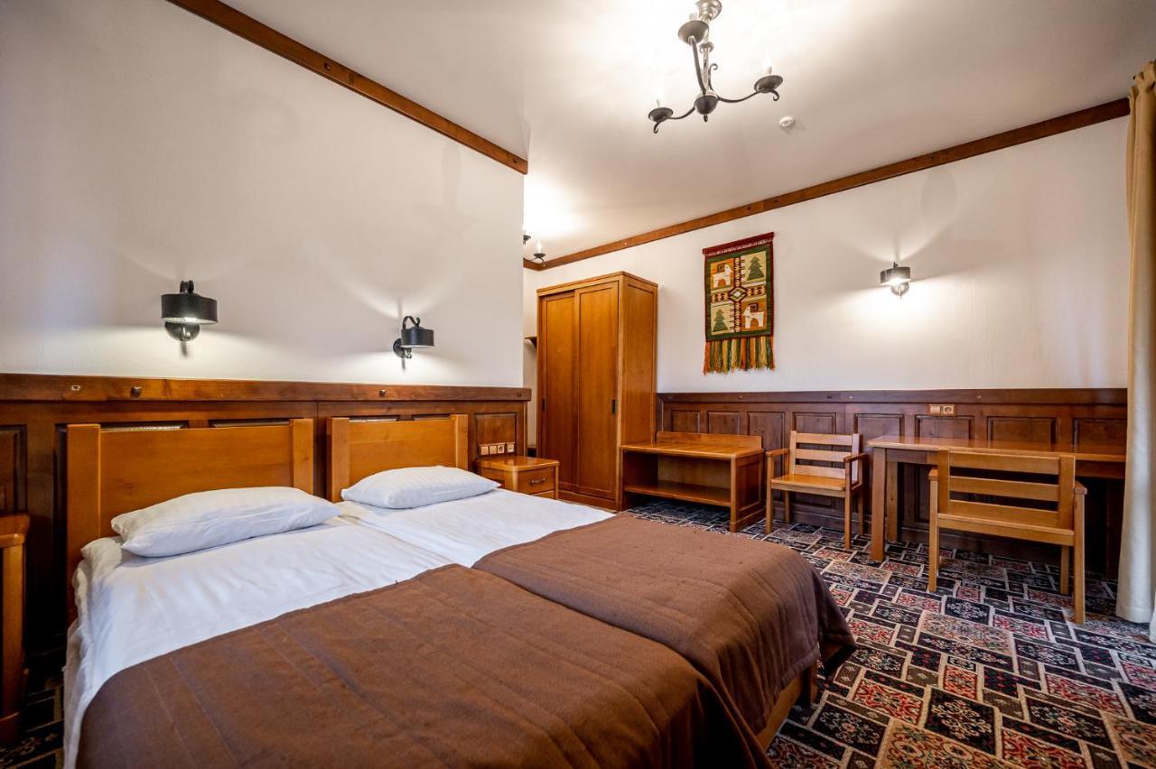 Tatariv Deluxe Otel Dış mekan fotoğraf