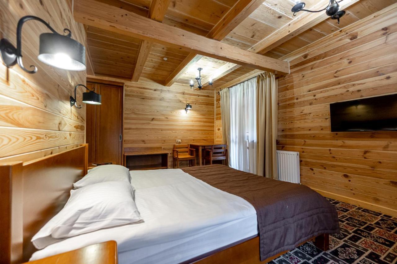 Tatariv Deluxe Otel Dış mekan fotoğraf