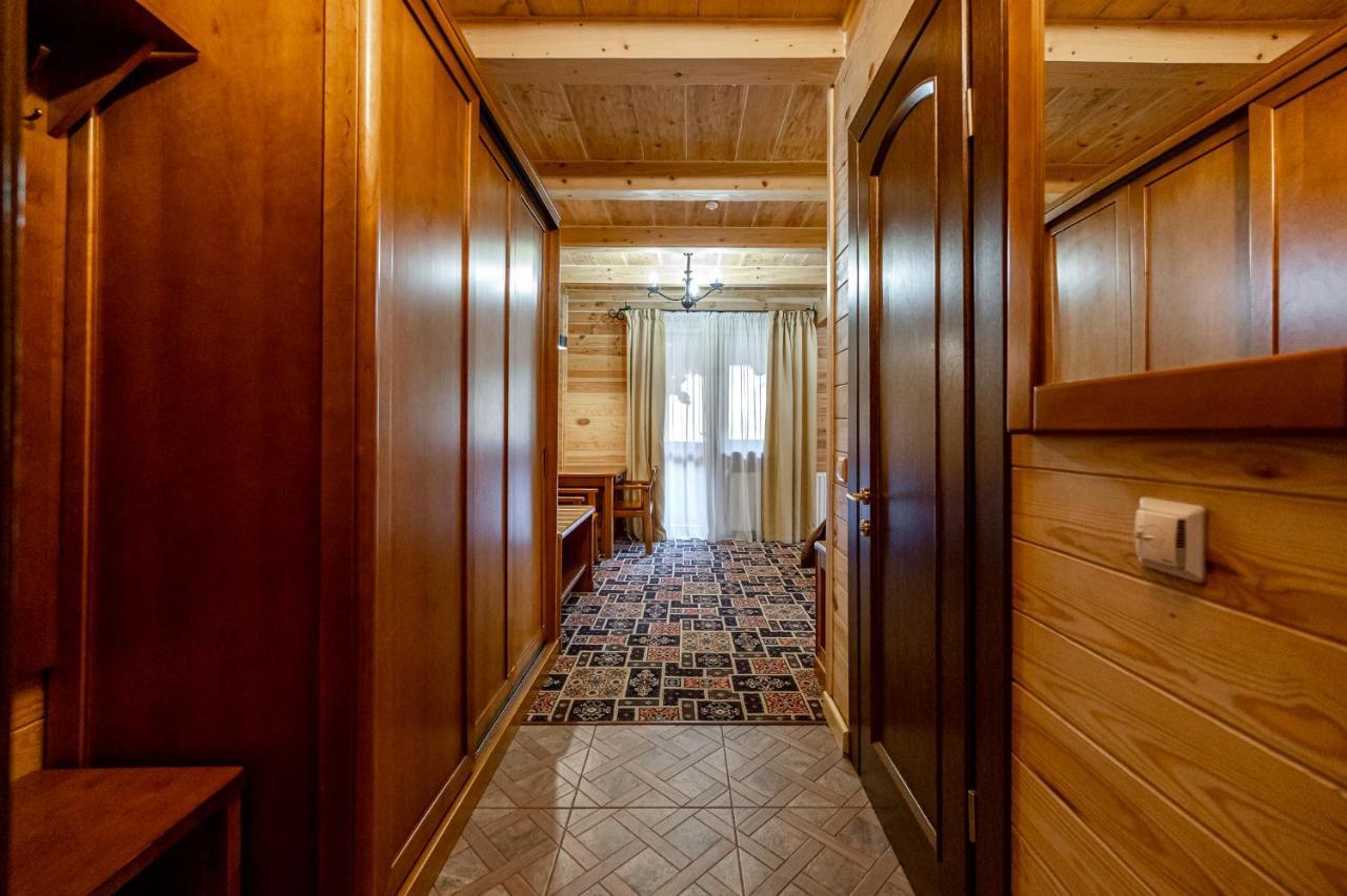 Tatariv Deluxe Otel Dış mekan fotoğraf