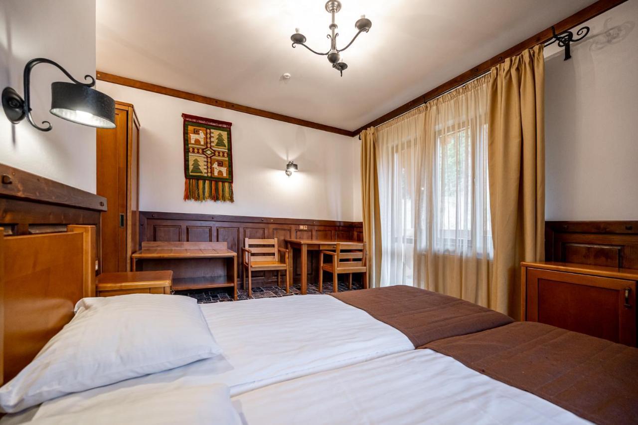 Tatariv Deluxe Otel Dış mekan fotoğraf