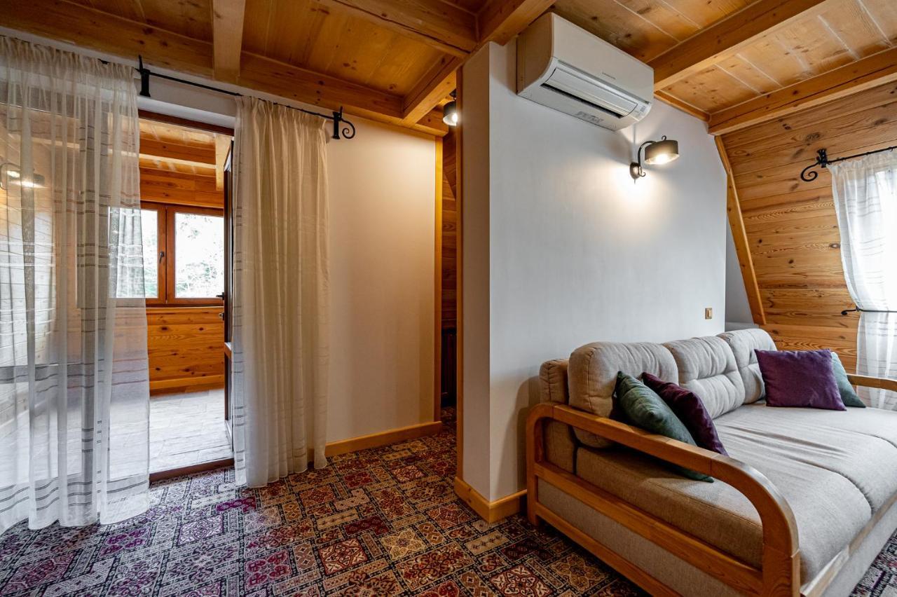 Tatariv Deluxe Otel Dış mekan fotoğraf