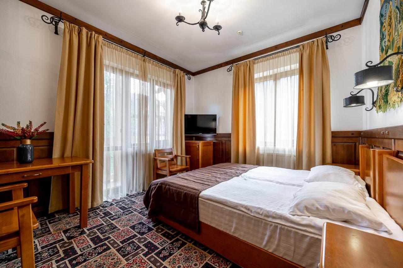 Tatariv Deluxe Otel Dış mekan fotoğraf