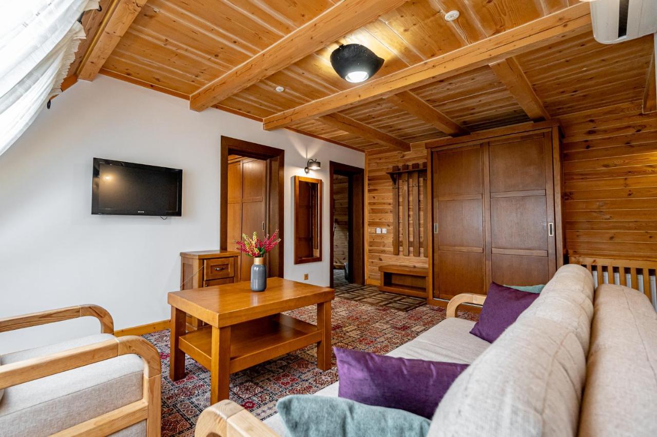 Tatariv Deluxe Otel Dış mekan fotoğraf