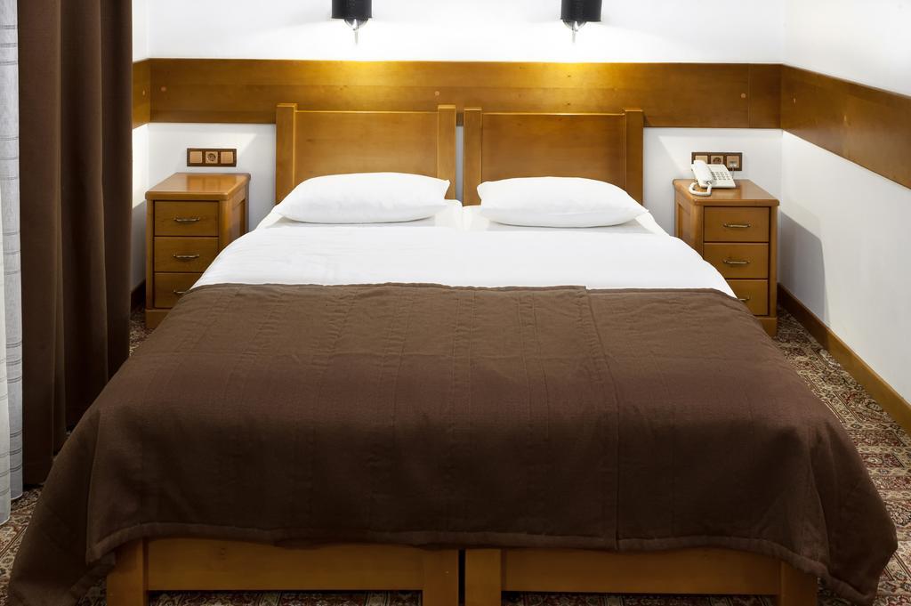 Tatariv Deluxe Otel Dış mekan fotoğraf